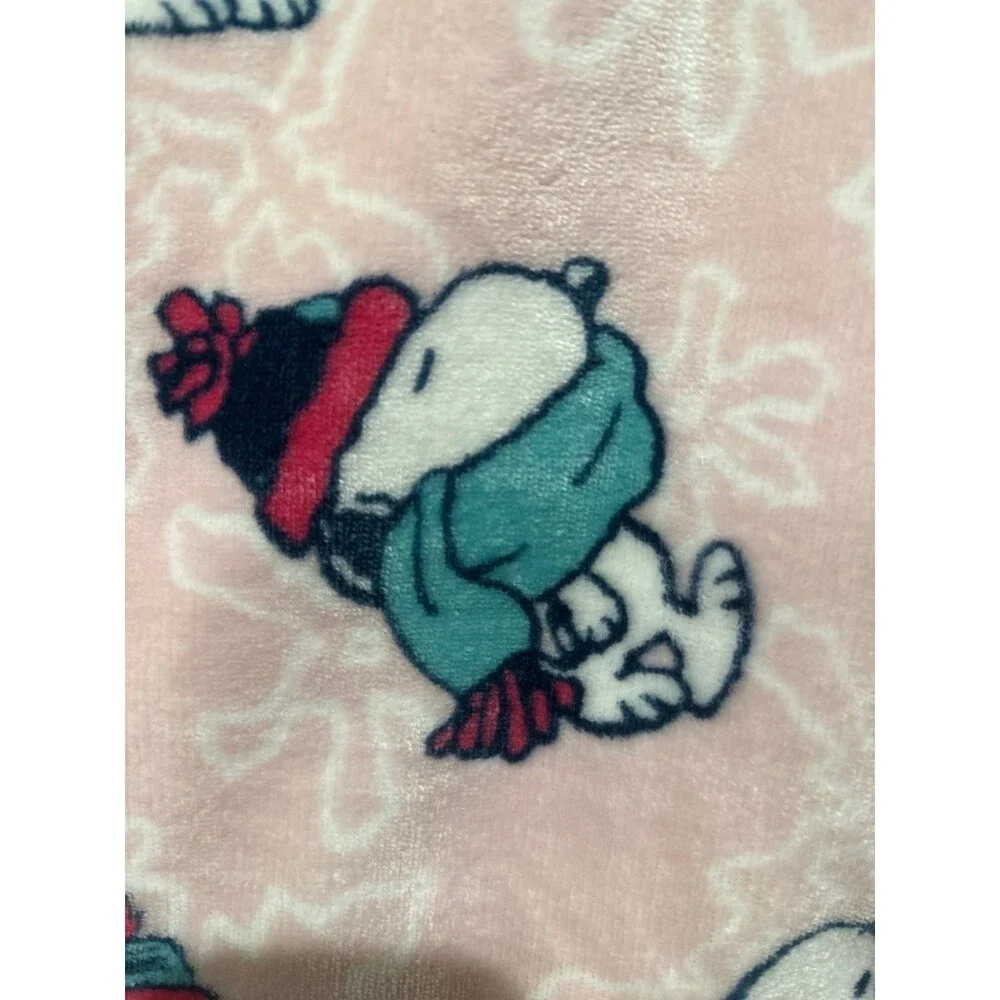 SNOOPY HOLIDAY PUFFER JACKET REVERSIBLE PLUSH THROW BLANKET